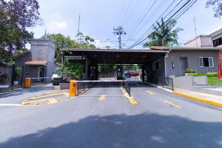 Casa de condomínio para alugar com 400m², 3 quartos e 4 vagas Casa de condomínio para alugar com 400m², 3 quartos e 4 vagasFachada e portaria