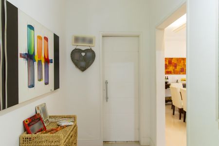 Casa de condomínio para alugar com 400m², 3 quartos e 4 vagas Casa de condomínio para alugar com 400m², 3 quartos e 4 vagasCorredor