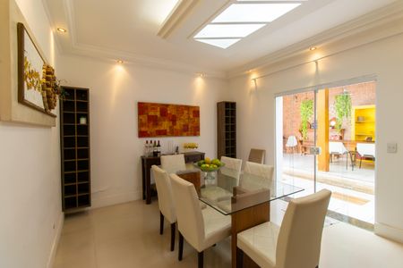 Casa de condomínio para alugar com 400m², 3 quartos e 4 vagas Casa de condomínio para alugar com 400m², 3 quartos e 4 vagasSala de Jantar