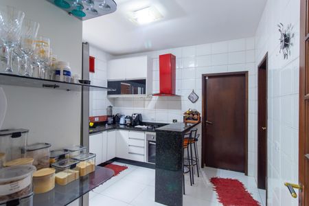 Casa de condomínio para alugar com 400m², 3 quartos e 4 vagas Casa de condomínio para alugar com 400m², 3 quartos e 4 vagasCozinha