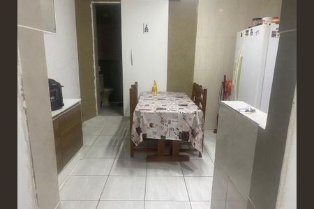 Casa à venda com 125m², 2 quartos e 6 vagas
