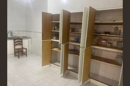 Casa à venda com 125m², 2 quartos e 6 vagas