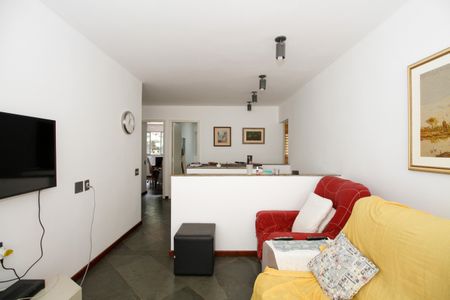 Sala de Tv de casa à venda com 7 quartos, 400m² em Sumarezinho, São Paulo