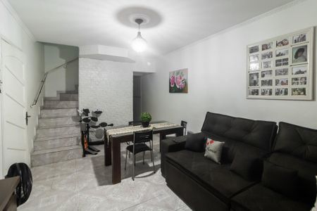 Casa à venda com 100m², 2 quartos e 2 vagas Casa à venda com 100m², 2 quartos e 2 vagasSala