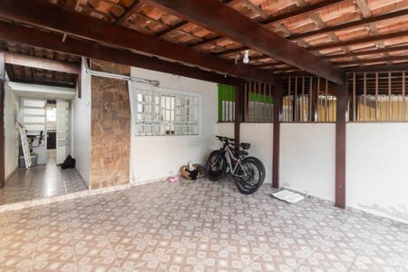 Casa à venda com 100m², 2 quartos e 2 vagas Casa à venda com 100m², 2 quartos e 2 vagasGaragem