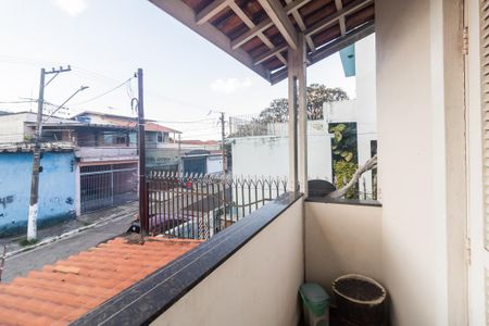 Casa à venda com 100m², 2 quartos e 2 vagas Casa à venda com 100m², 2 quartos e 2 vagasVaranda