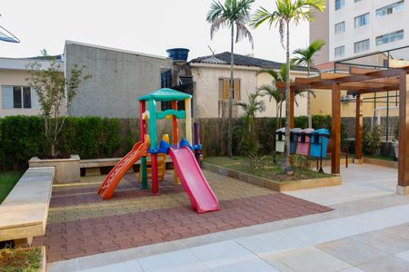 Apartamento à venda com 117m², 2 quartos e 2 vagas Apartamento à venda com 117m², 2 quartos e 2 vagasÁrea comum - Playground