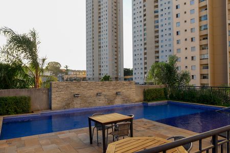 Apartamento à venda com 117m², 2 quartos e 2 vagas Apartamento à venda com 117m², 2 quartos e 2 vagasÁrea comum - Piscina