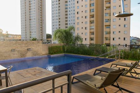 Apartamento à venda com 117m², 2 quartos e 2 vagas Apartamento à venda com 117m², 2 quartos e 2 vagasÁrea comum - Piscina