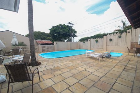 Casa à venda com 95m², 3 quartos e 1 vaga Casa à venda com 95m², 3 quartos e 1 vagaÁrea comum - Piscina