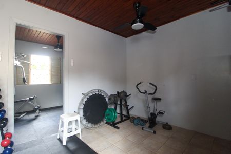 Casa à venda com 95m², 3 quartos e 1 vaga Casa à venda com 95m², 3 quartos e 1 vagaAcademia