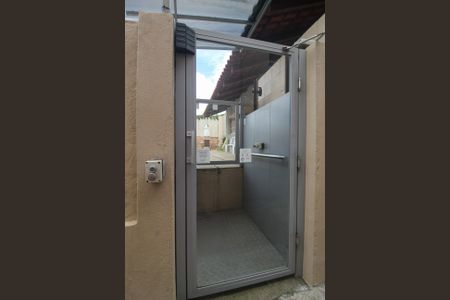 Casa à venda com 95m², 3 quartos e 1 vaga Casa à venda com 95m², 3 quartos e 1 vagaÁrea comum - Piscina