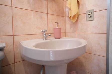 Casa à venda com 280m², 3 quartos e 1 vaga Casa à venda com 280m², 3 quartos e 1 vagaBanheiro Social