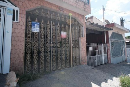 Casa à venda com 280m², 3 quartos e 1 vaga Casa à venda com 280m², 3 quartos e 1 vagaFachada