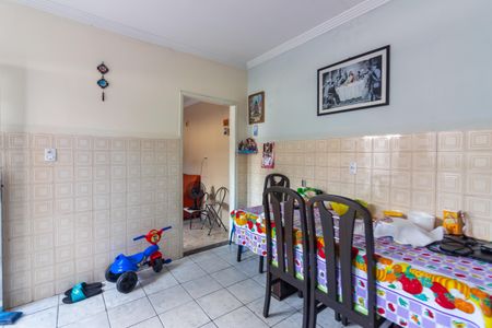 Casa à venda com 134m², 3 quartos e 2 vagas Casa à venda com 134m², 3 quartos e 2 vagasCozinha