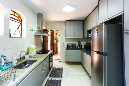 Casa à venda com 442m², 3 quartos e 4 vagas Casa à venda com 442m², 3 quartos e 4 vagasCozinha