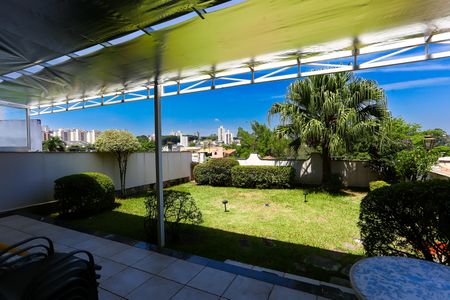 Casa à venda com 442m², 3 quartos e 4 vagas Casa à venda com 442m², 3 quartos e 4 vagasVaranda