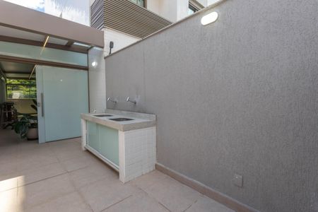 Apartamento à venda com 129m², 3 quartos e 3 vagas Apartamento à venda com 129m², 3 quartos e 3 vagasÁrea de Serviço