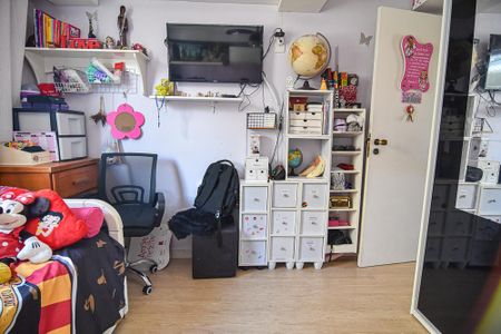 Casa à venda com 202m², 6 quartos e 1 vaga Casa à venda com 202m², 6 quartos e 1 vagaQuarto