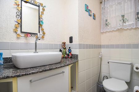 Casa à venda com 202m², 6 quartos e 1 vaga Casa à venda com 202m², 6 quartos e 1 vagaLavabo