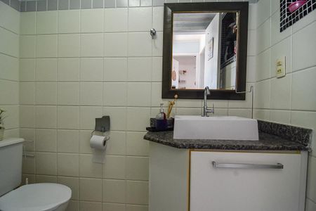 Casa à venda com 202m², 6 quartos e 1 vaga Casa à venda com 202m², 6 quartos e 1 vagaBanheiro 1