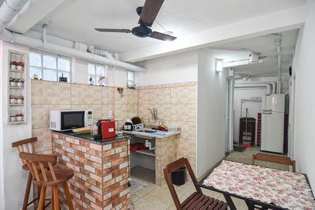 Casa à venda com 202m², 6 quartos e 1 vaga Casa à venda com 202m², 6 quartos e 1 vagaEdícula