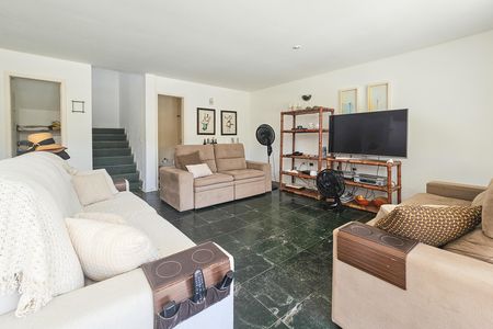 Apartamento para alugar com 350m², 4 quartos e 2 vagas Apartamento para alugar com 350m², 4 quartos e 2 vagasSala