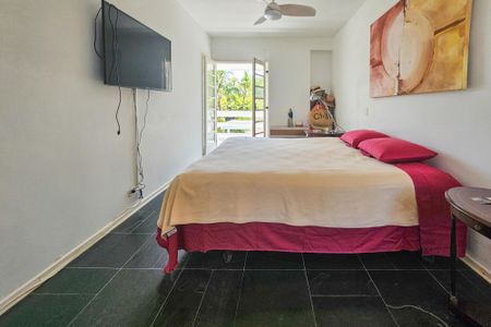 Apartamento para alugar com 350m², 4 quartos e 2 vagas Apartamento para alugar com 350m², 4 quartos e 2 vagasSuíte 2