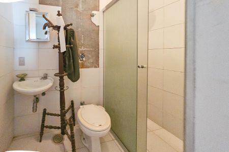 Apartamento para alugar com 350m², 4 quartos e 2 vagas Apartamento para alugar com 350m², 4 quartos e 2 vagasBanheiro de serviço