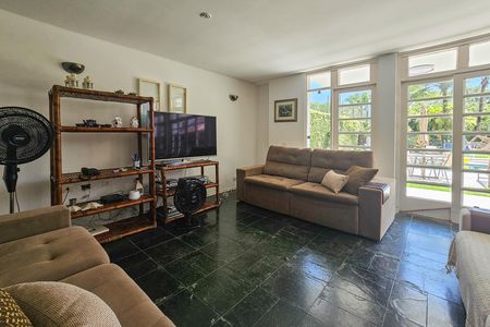 Apartamento para alugar com 350m², 4 quartos e 2 vagas Apartamento para alugar com 350m², 4 quartos e 2 vagasSala