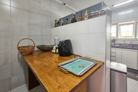 Apartamento para alugar com 350m², 4 quartos e 2 vagas Apartamento para alugar com 350m², 4 quartos e 2 vagasCozinha