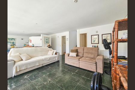 Apartamento para alugar com 350m², 4 quartos e 2 vagas Apartamento para alugar com 350m², 4 quartos e 2 vagasSala