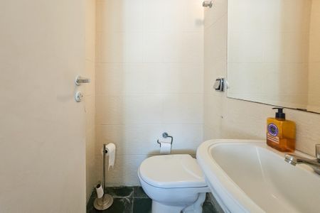 Apartamento para alugar com 350m², 4 quartos e 2 vagas Apartamento para alugar com 350m², 4 quartos e 2 vagasLavabo