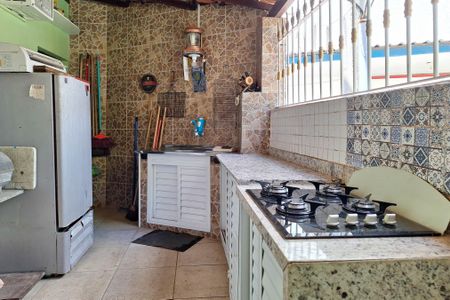 Casa à venda com 220m², 3 quartos e 3 vagas Casa à venda com 220m², 3 quartos e 3 vagasQuintal