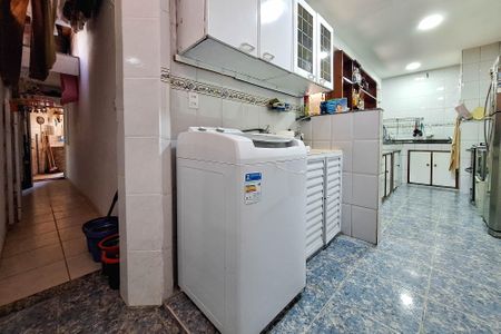 Casa à venda com 220m², 3 quartos e 3 vagas Casa à venda com 220m², 3 quartos e 3 vagasÁrea de Serviço