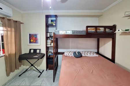 Casa à venda com 220m², 3 quartos e 3 vagas Casa à venda com 220m², 3 quartos e 3 vagasQuarto 1