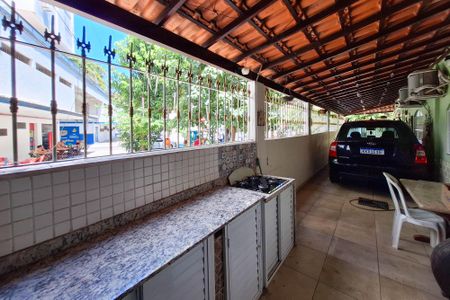 Casa à venda com 220m², 3 quartos e 3 vagas Casa à venda com 220m², 3 quartos e 3 vagasQuintal