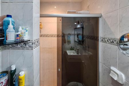 Casa à venda com 220m², 3 quartos e 3 vagas Casa à venda com 220m², 3 quartos e 3 vagasBanheiro da Suíte 1