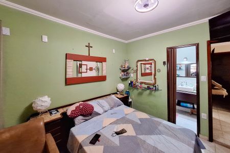 Casa à venda com 220m², 3 quartos e 3 vagas Casa à venda com 220m², 3 quartos e 3 vagasSuíte