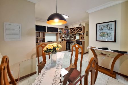 Casa à venda com 220m², 3 quartos e 3 vagas Casa à venda com 220m², 3 quartos e 3 vagasSala