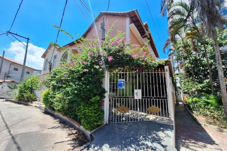 Casa à venda com 220m², 3 quartos e 3 vagas Casa à venda com 220m², 3 quartos e 3 vagasPLACA