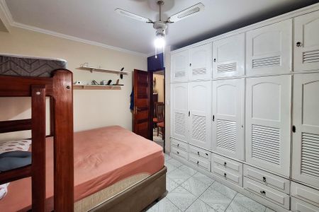 Casa à venda com 220m², 3 quartos e 3 vagas Casa à venda com 220m², 3 quartos e 3 vagasQuarto 1
