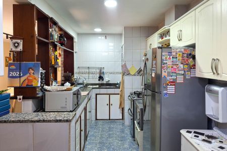 Casa à venda com 220m², 3 quartos e 3 vagas Casa à venda com 220m², 3 quartos e 3 vagasCozinha