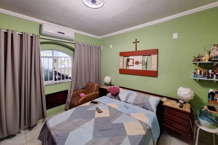 Casa à venda com 220m², 3 quartos e 3 vagas Casa à venda com 220m², 3 quartos e 3 vagasSuíte