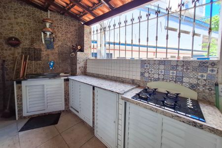 Casa à venda com 220m², 3 quartos e 3 vagas Casa à venda com 220m², 3 quartos e 3 vagasQuintal