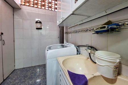 Casa à venda com 220m², 3 quartos e 3 vagas Casa à venda com 220m², 3 quartos e 3 vagasÁrea de Serviço