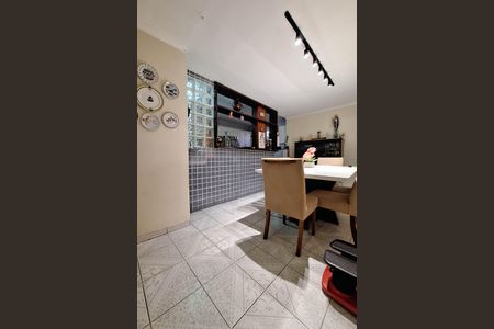 Casa à venda com 220m², 3 quartos e 3 vagas Casa à venda com 220m², 3 quartos e 3 vagasCopa