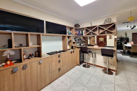 Casa à venda com 220m², 3 quartos e 3 vagas Casa à venda com 220m², 3 quartos e 3 vagasSala