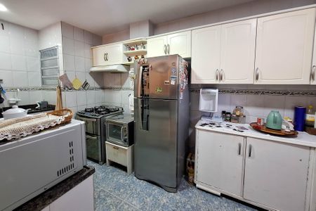 Casa à venda com 220m², 3 quartos e 3 vagas Casa à venda com 220m², 3 quartos e 3 vagasCozinha