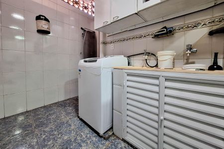 Casa à venda com 220m², 3 quartos e 3 vagas Casa à venda com 220m², 3 quartos e 3 vagasÁrea de Serviço